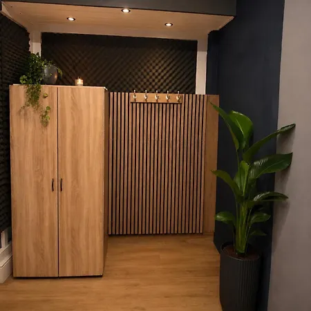 Private-spa Whirlpool, Dusche, Smart Tv, Doppelbett Зюссен